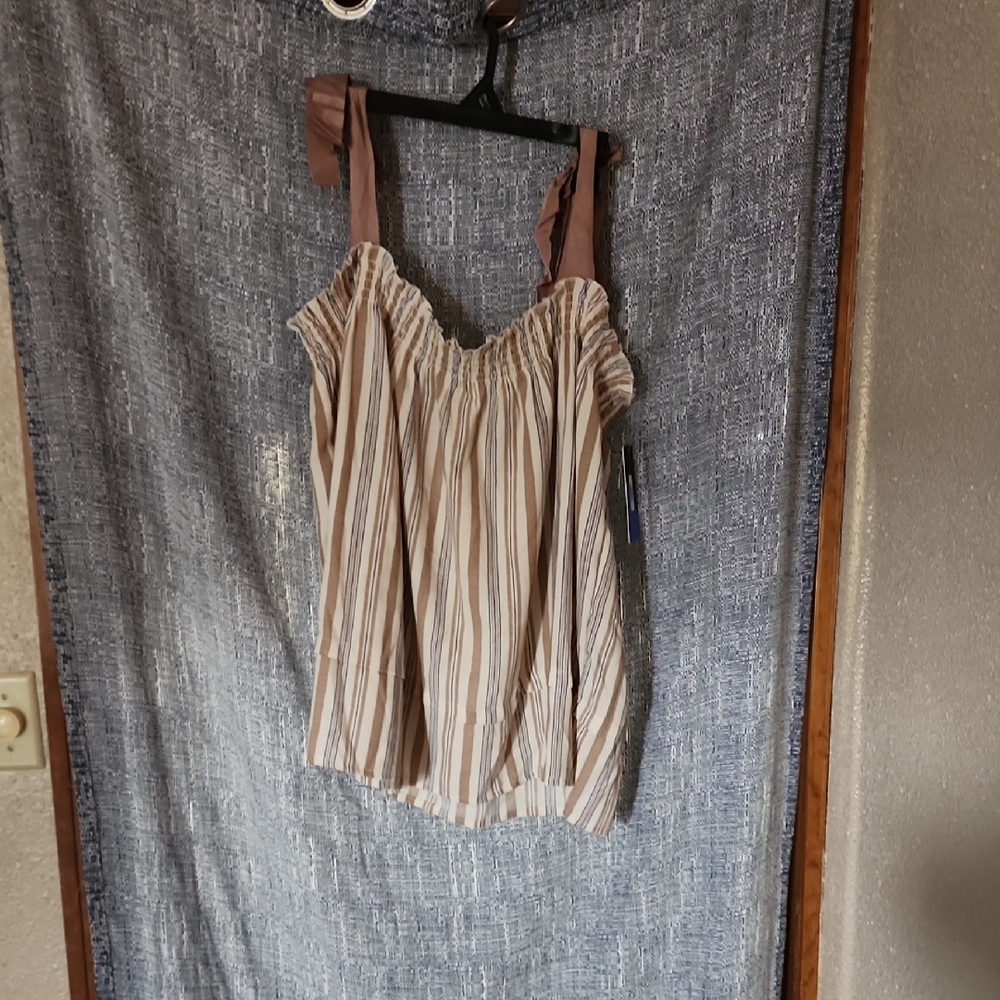 Elegant Striped Tank Top in Cream and Brown